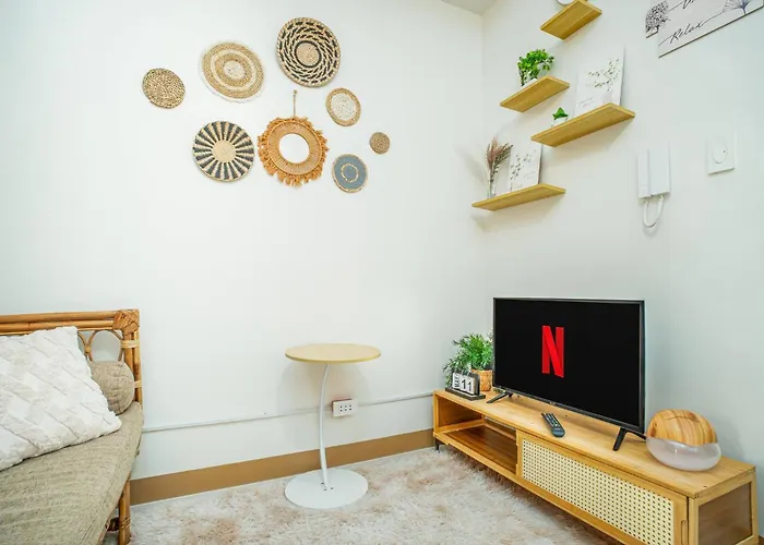 Boho Makati W/ Wi-fi + Workspace | Red