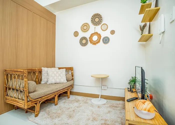 Boho Makati W/ Wi-fi + Workspace | Red