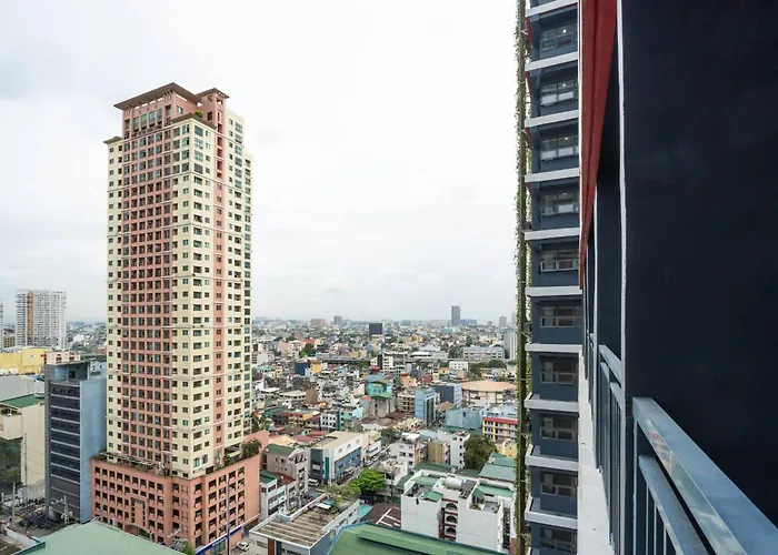 Apartment Boho Makati W/ Wi-fi + Workspace | Red *