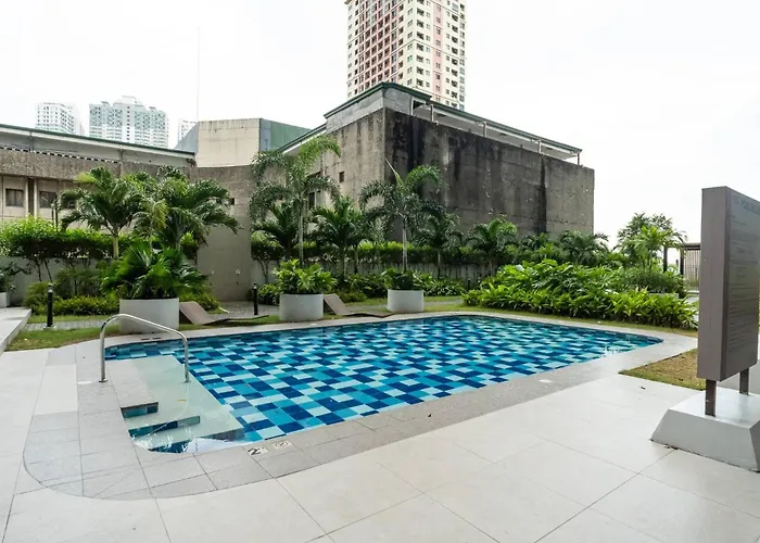 Apartment Boho Makati W/ Wi-fi + Workspace | Red