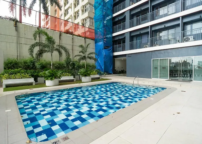 Apartment Boho Makati W/ Wi-fi + Workspace | Red