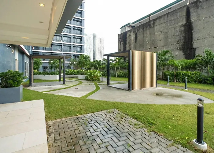 Boho Makati W/ Wi-fi + Workspace | Red * Manila