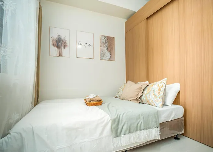 Boho Makati W/ Wi-fi + Workspace | Red *